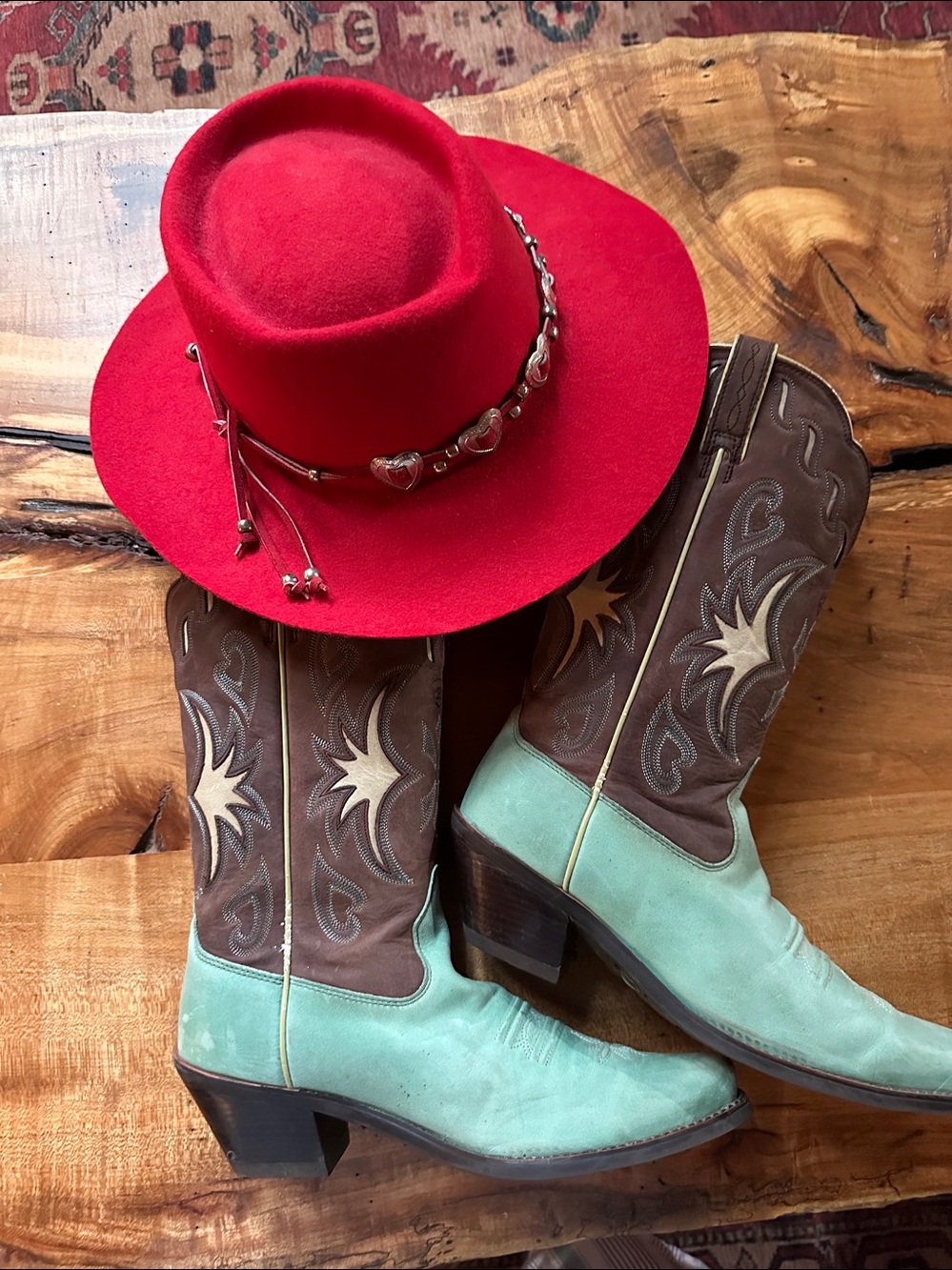 Ariat Black Rubber Boot Sole with Logo turquoise and brown - Picture 10 of 10